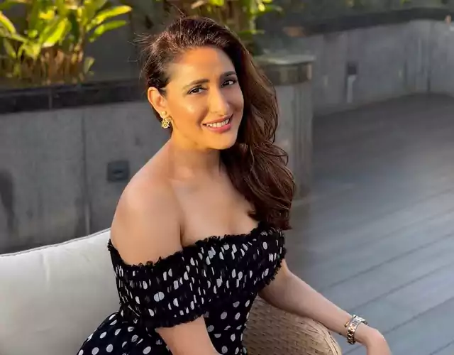 Pragya Jaiswal Glamour in New Clicks